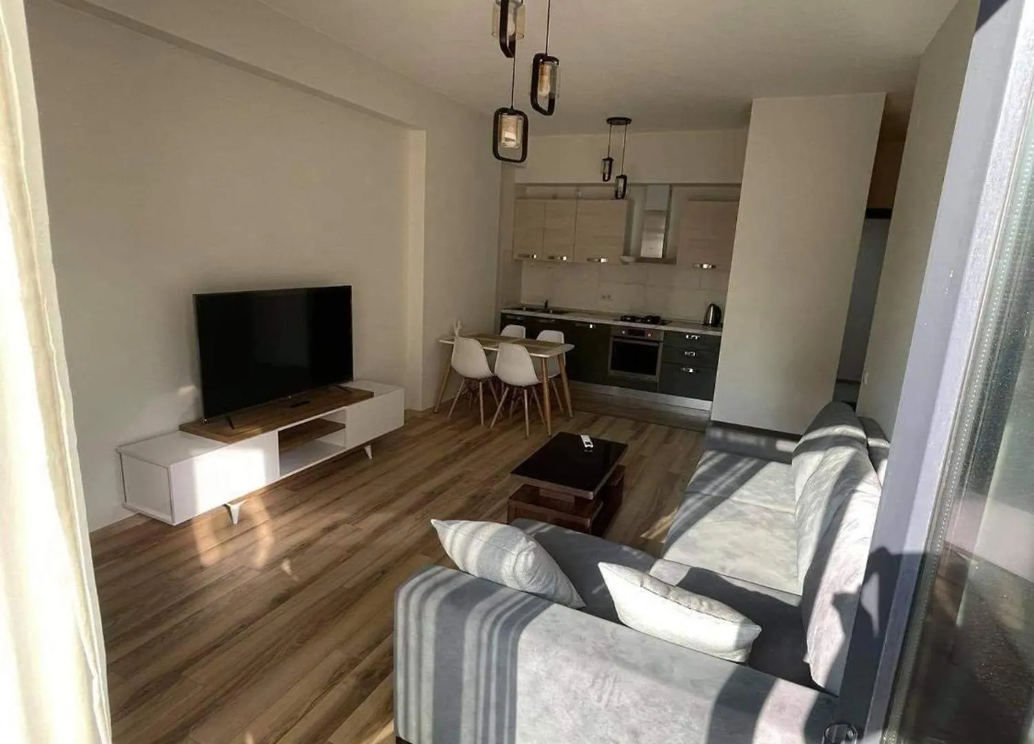 Sol'S M2 White Modern Apartments Тбилиси