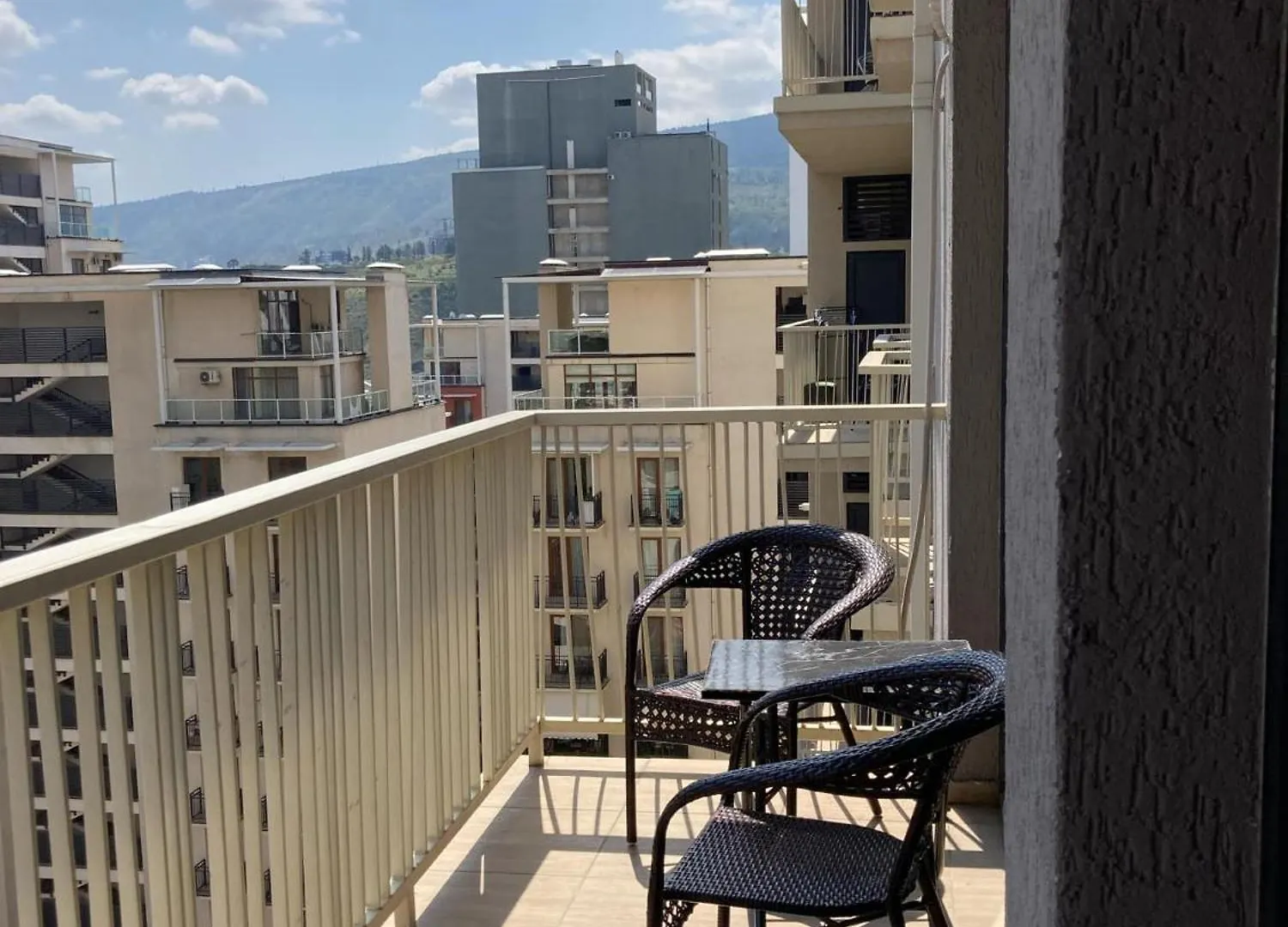 Sol'S M2 White Modern Apartments Tbilisi